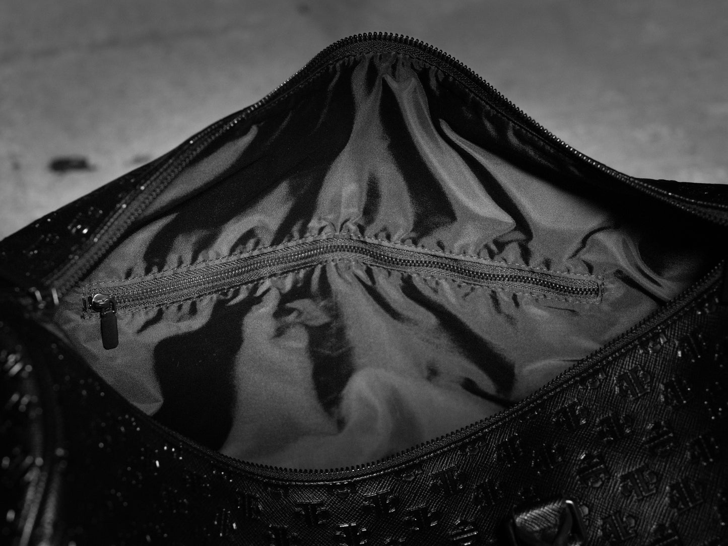 【予約商品】Brand Logo Genuine Leather Bag
